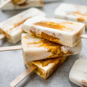 These pumpkin pie breakfast popsicles are a fun and healthy way to get your pumpkin fix!